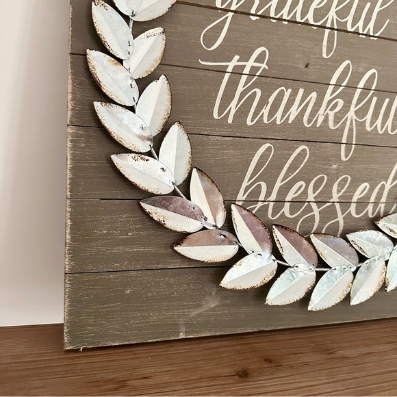 Grateful Thankful Blessed Shiplap Wood Plaque Sign With Galvanized Metal Wreath - Picture 14 of 15